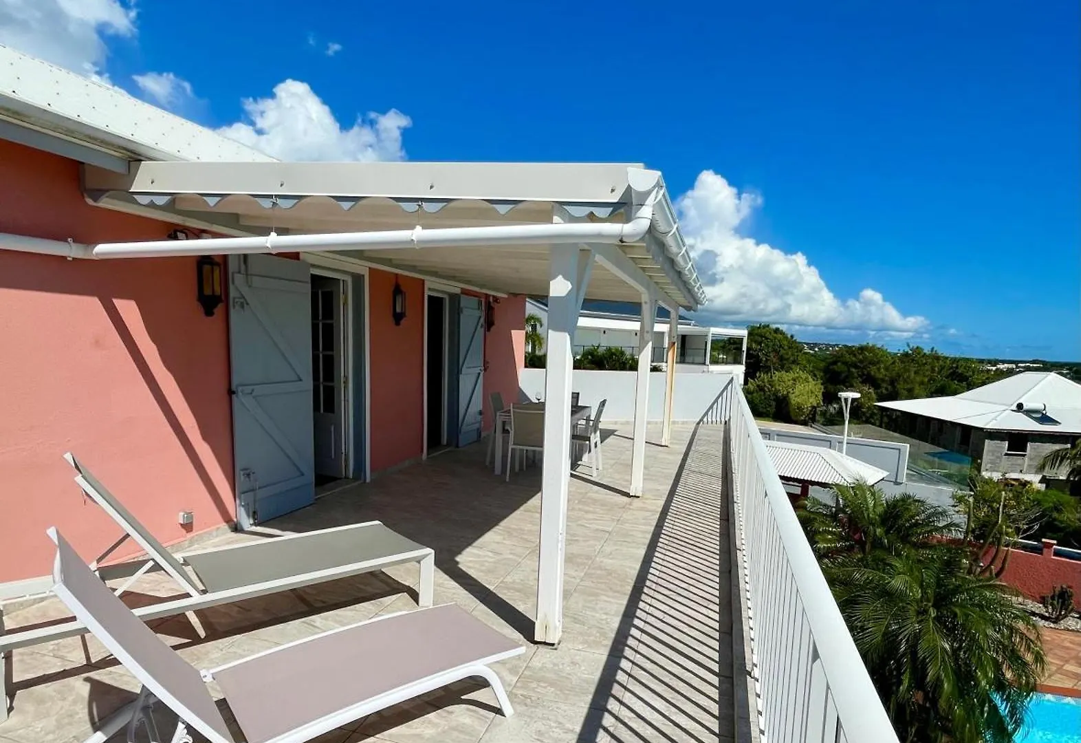 Apartment Charmant T3 En Haut De Villa, Vue Panoramique Sur La Mer Le Gosier
